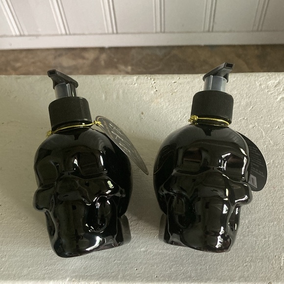 NWT 2 Black Skull 💀 Shaped -Blackberry Sage Scented Maison De Base Hand Soaps - Picture 15 of 16